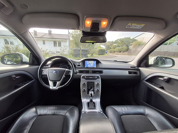 Volvo V70 4 of 8