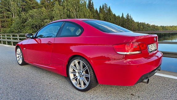 BMW 335i 2 of 5