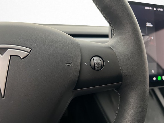 Tesla Model 3 18 of 30