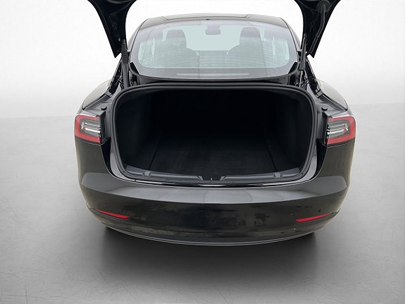 Tesla Model 3 28 of 30