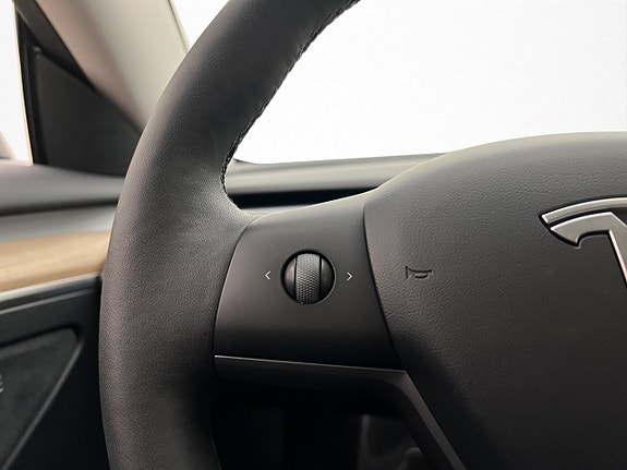 Tesla Model 3 17 of 30