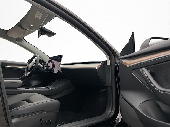 Tesla Model 3 14 of 30
