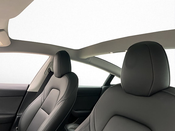 Tesla Model 3 11 of 30