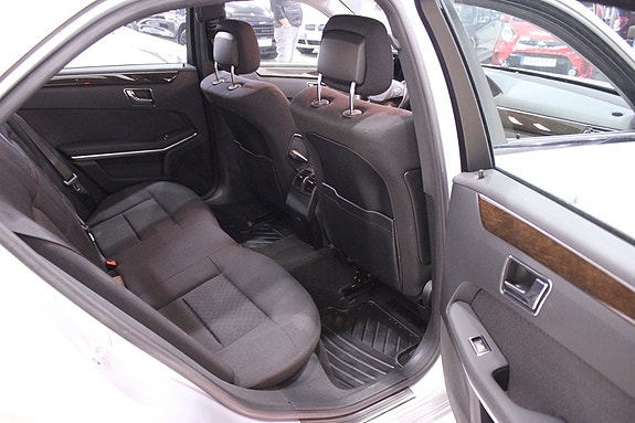 Mercedes-Benz E250 20 of 28