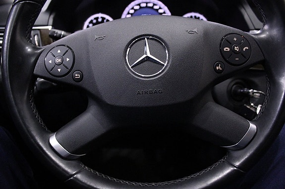 Mercedes-Benz E250 25 of 28