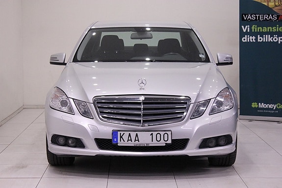 Mercedes-Benz E250 3 of 28