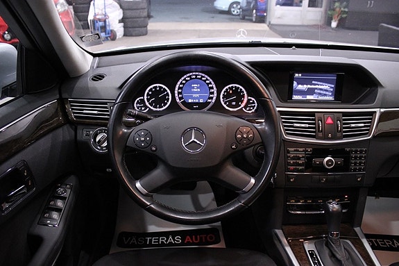 Mercedes-Benz E250 10 of 28