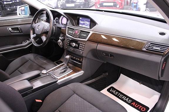 Mercedes-Benz E250 18 of 28