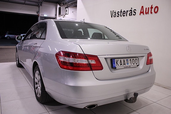 Mercedes-Benz E250 7 of 28