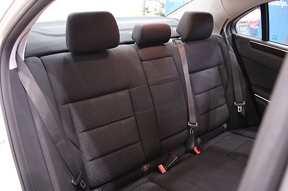 Mercedes-Benz E250 21 of 28