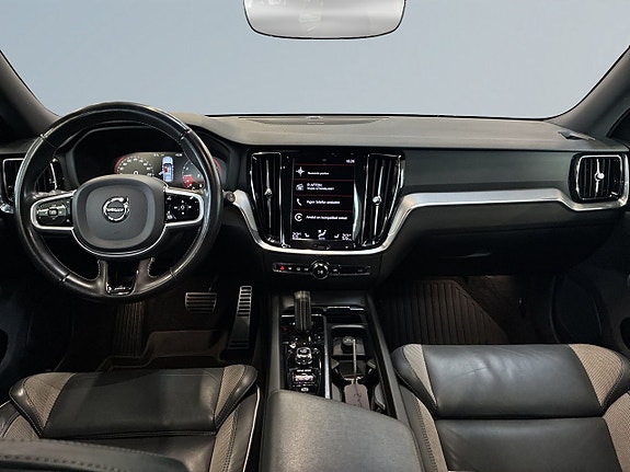 Volvo V60 8 of 27