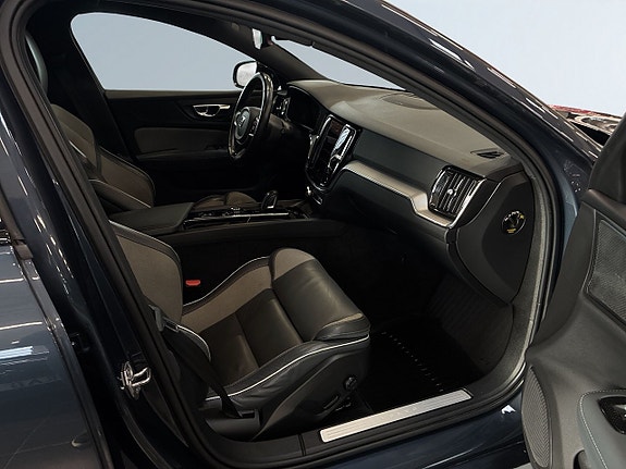 Volvo V60 10 of 27