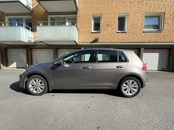 Volkswagen Golf VII 3 of 6
