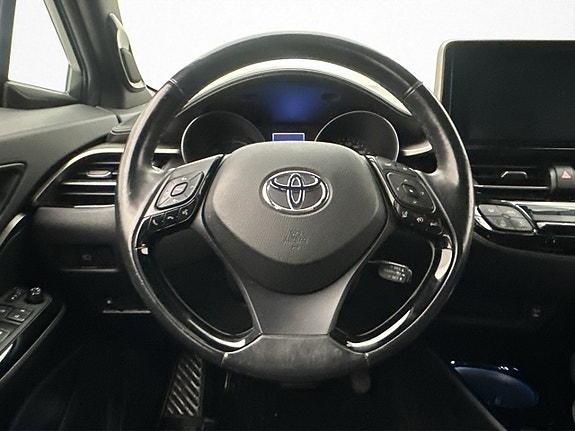 Toyota C-HR 15 of 30