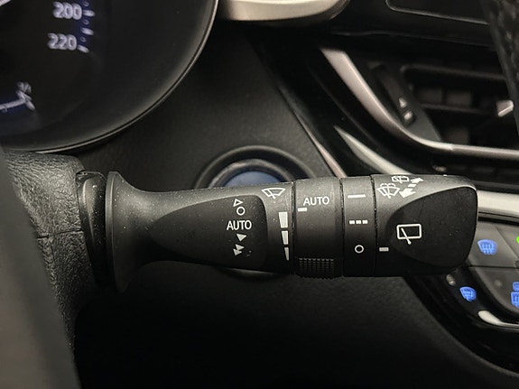 Toyota C-HR 23 of 30