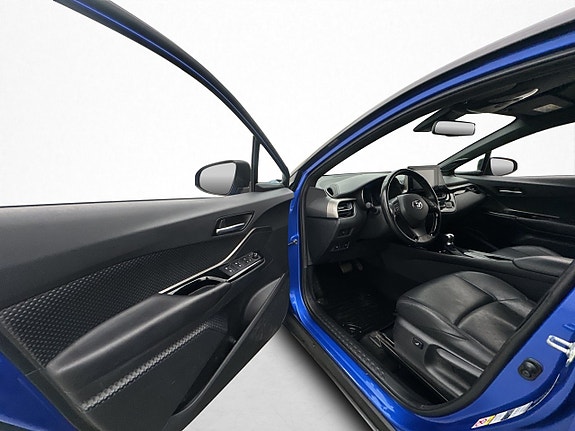 Toyota C-HR 12 of 30