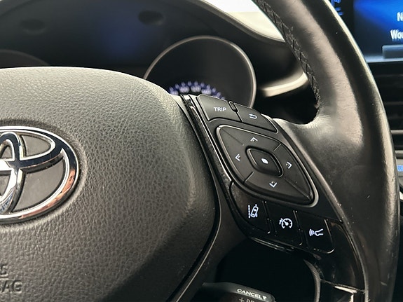 Toyota C-HR 21 of 30
