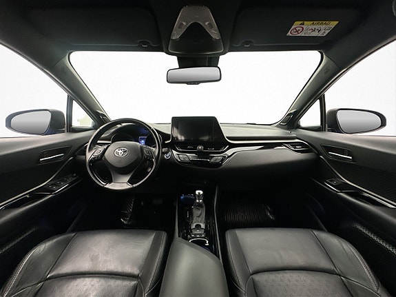 Toyota C-HR 14 of 30