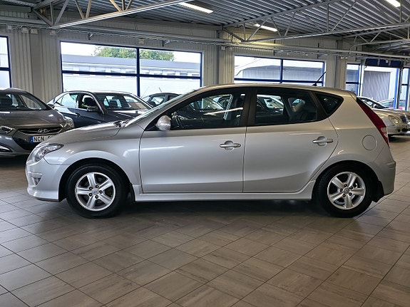 Hyundai i30 2 of 8