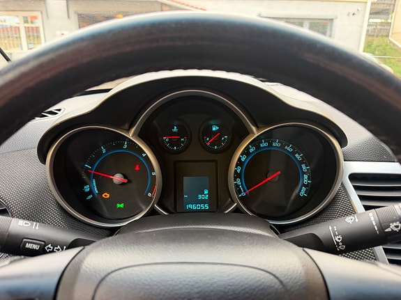 Chevrolet Cruze 14 of 15