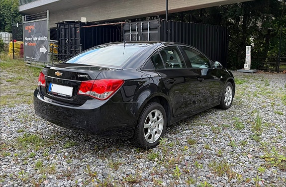Chevrolet Cruze 5 of 15
