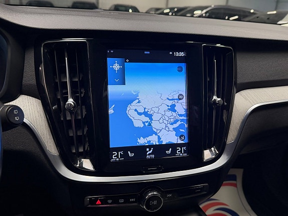 Volvo V60 Cross Country 19 of 23