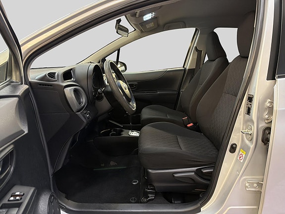 Toyota Yaris 8 of 23