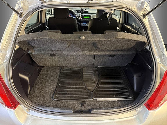 Toyota Yaris 16 of 23