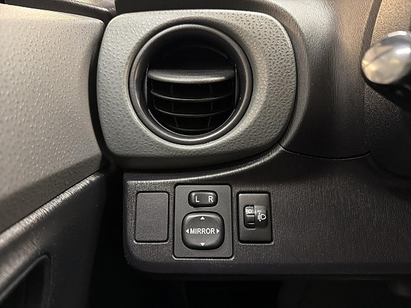 Toyota Yaris 21 of 23