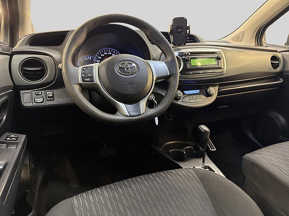 Toyota Yaris 10 of 23