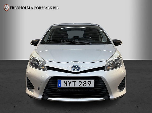 Toyota Yaris 7 of 23