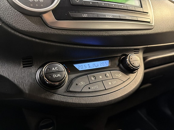 Toyota Yaris 19 of 23