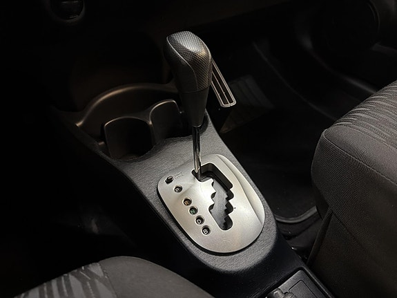 Toyota Yaris 18 of 23
