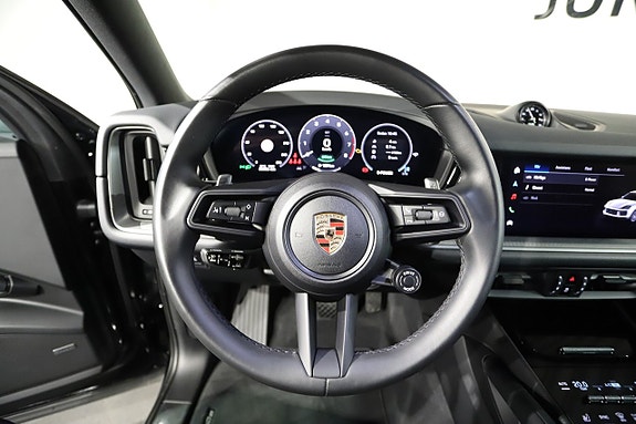 Porsche Cayenne 14 of 22