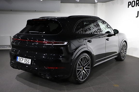 Porsche Cayenne 5 of 22