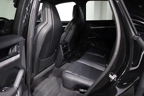 Porsche Cayenne 19 of 22
