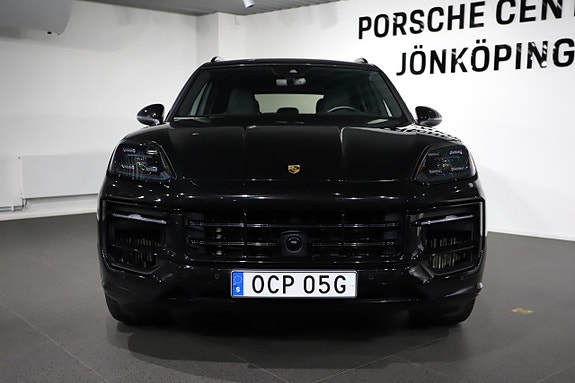 Porsche Cayenne 8 of 22