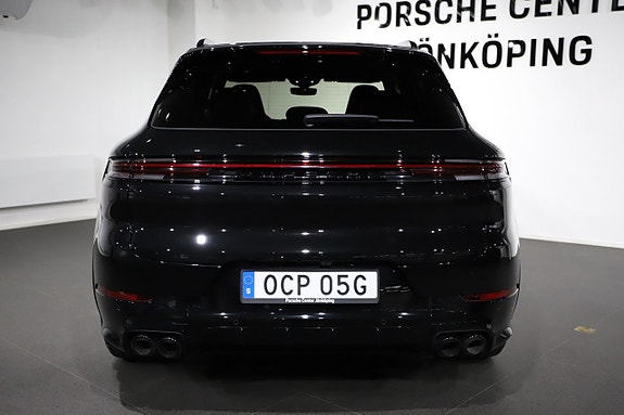 Porsche Cayenne 4 of 22