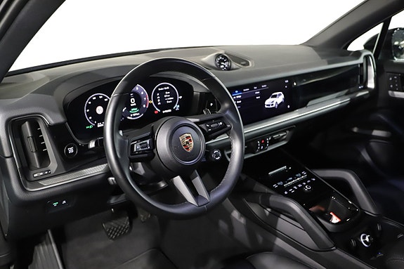 Porsche Cayenne 10 of 22