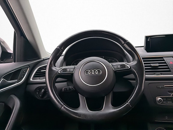 Audi Q3 14 of 30