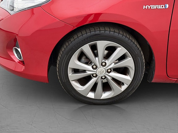 Toyota Auris 27 of 28