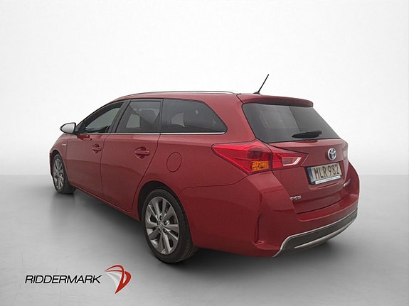 Toyota Auris 6 of 28