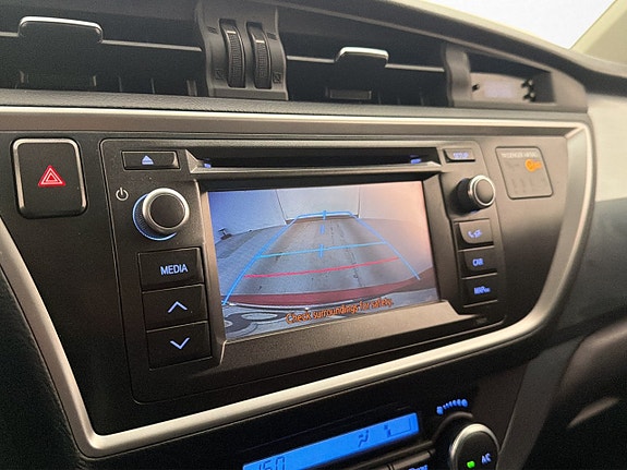 Toyota Auris 17 of 28