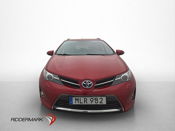 Toyota Auris 2 of 28