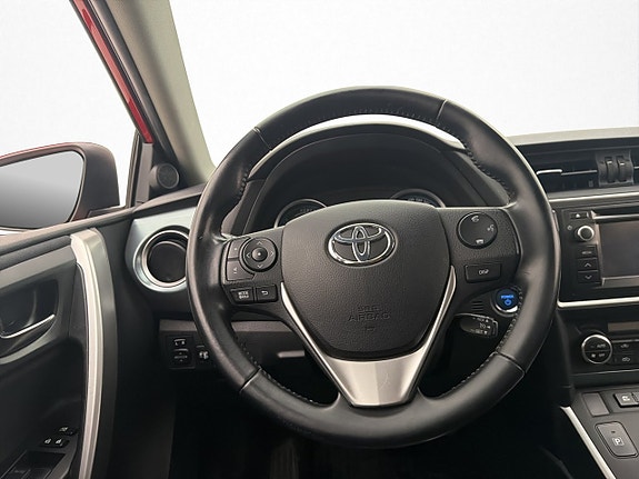 Toyota Auris 13 of 28