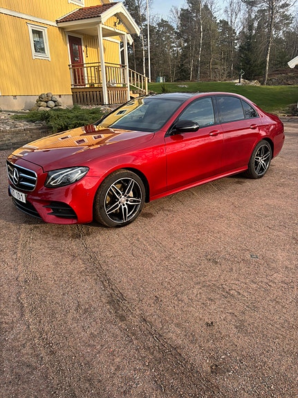 Mercedes-Benz E220 d 2 of 4