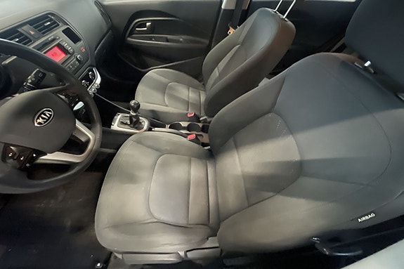 Kia Rio 7 of 11