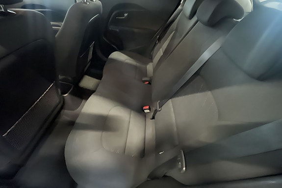 Kia Rio 9 of 11