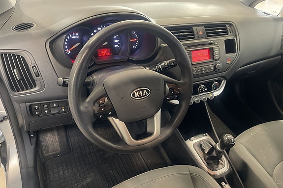 Kia Rio 8 of 11