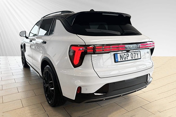 Lynk & Co 01 3 of 30